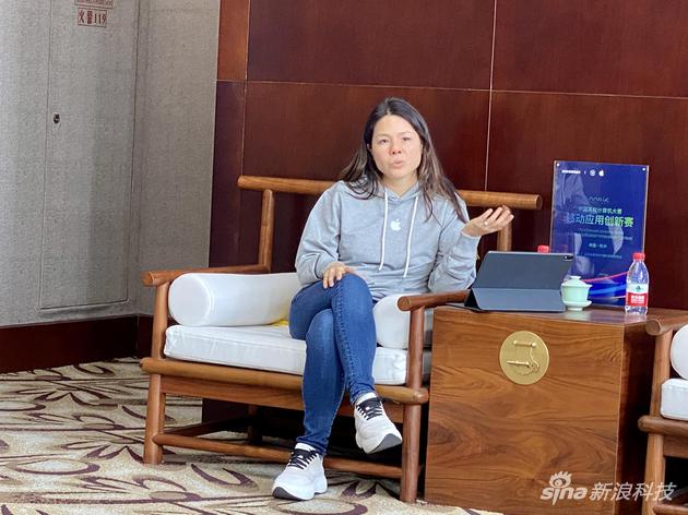 苹果公司副总裁、大中华区董事总经理 葛越接受新浪数码等媒体采访