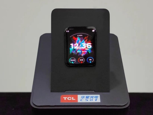 ▲TCL 华星超低频方形 OLED 穿戴展品，图自 TCL 华星