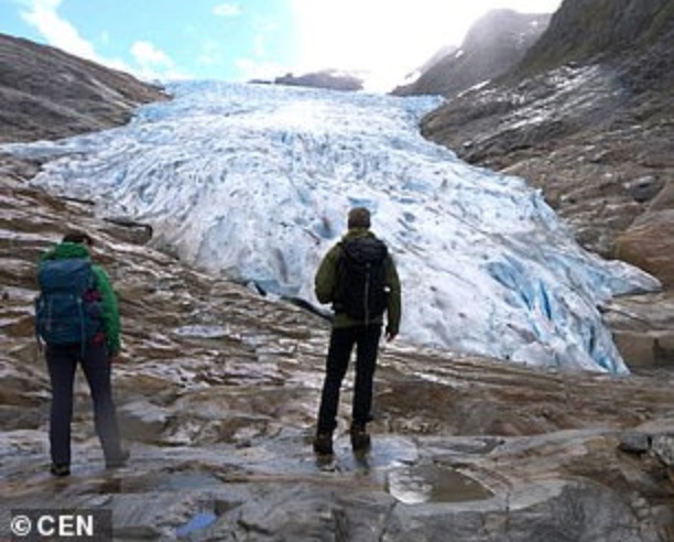 全球各地的冰川正出现持续的消融