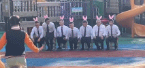 男生当幼师有多卖力-帅哥动态图片-gif动态图 - izike-izike