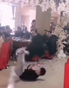 要不是椅子还能转十圈gif搞笑图片