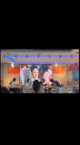 学校食堂放甄嬛传电视剧-搞笑gif动态图片-izike