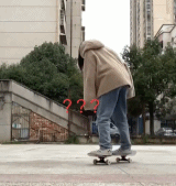 练习滑板的无奈gif搞笑图片