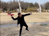 咋还从后面回来了gif搞笑图片