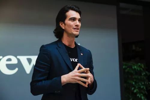 亚当·诺依曼(Adam Neumann)