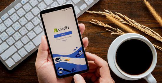 电商平台Shopify降低应用商店内开发商佣金：100万美元收入免费用