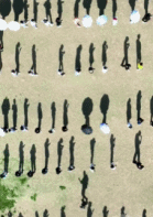 排队做核酸的大学生们gif搞笑图片