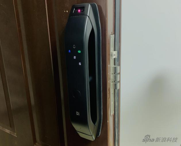 R5锁体本身，厚实，简单