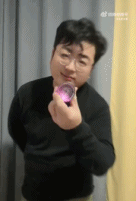 男生表演极其丝滑的溜溜球-帅哥动态图片-gif动态图-izike