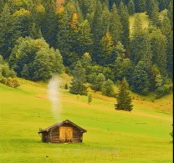 木屋 炊烟和树林gif搞笑图片