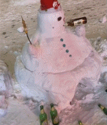 这雪人还在喝啤酒-搞笑gif动态图片-izike