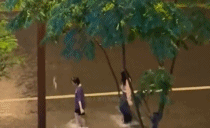 女孩子的快乐有多简单gif搞笑图片