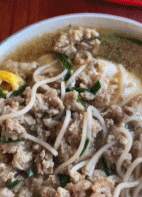 奶奶说我们的面是一样的gif搞笑图片