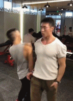 健身房男人学以致用举人-帅哥动态图片-gif动态图-izike