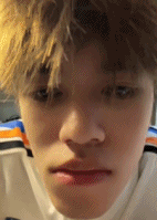 前置拍照被你玩明白了gif搞笑图片