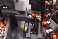 乐高——有钱人的快乐gif搞笑图片