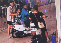 还有妈妈呢gif搞笑图片