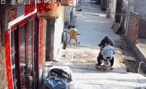 有危害的脚动车gif搞笑图片