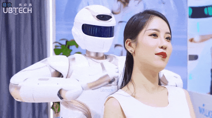 优必选展示的WalkerX