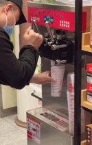 原来这就是冰激凌侠gif搞笑图片