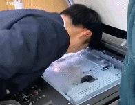 打印机打印出自己帅气的脸-帅哥动态图片-gif动态图-izike