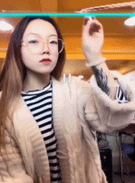 一不小心变成包租婆gif搞笑图片