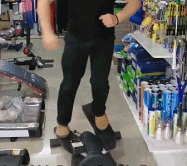 上身动作要配合好gif搞笑图片