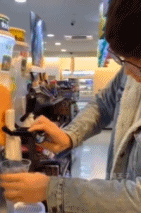 这下全是你的了gif搞笑图片