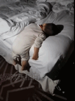 小朋友“灵异事件”gif搞笑图片