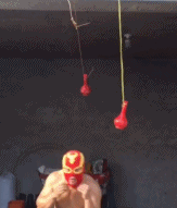 大意了没闪过去gif搞笑图片