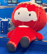 它好像知道自己很可爱gif搞笑图片