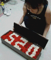 当收到男友的鲜花后……-帅哥动态图片-gif动态图-izike