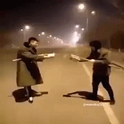 只有魔法能干掉魔法！-搞笑gif动态图片-izike