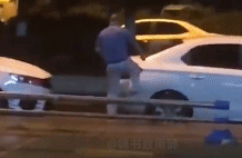 敌不动我自覆灭gif搞笑图片