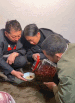 覆灭只在一瞬间gif搞笑图片