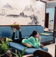 这才是脚艺人吧gif搞笑图片