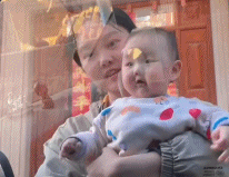 看到了想念的爸爸gif搞笑图片