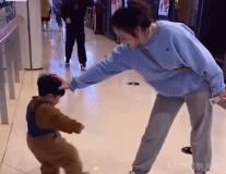 小个子的烦恼gif搞笑图片