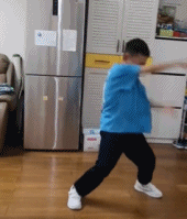 看得出确实很受伤了gif搞笑图片