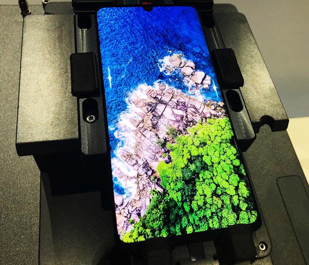上半年全球手機面板出貨量約8.4億片 OLED手機屏增長19%