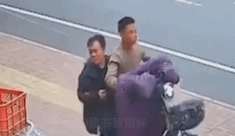 放心兄弟我垫底gif搞笑图片