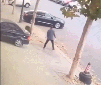 惊现时刻gif搞笑图片