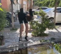 助力太狠的坏处gif搞笑图片