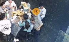 上个菜的困难gif搞笑图片