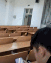 大学生的教室日常-搞笑gif动态图片-izike