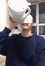 已经开始替他头痛了gif搞笑图片