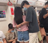 这衣服穿对了gif搞笑图片