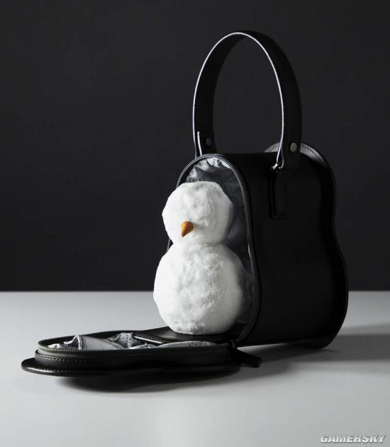 日本一个奢侈皮具品牌 给雪人做了个高档收纳包