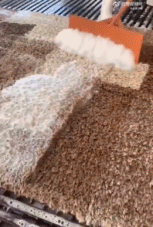 沉浸式洗地毯有多舒服gif搞笑图片