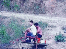 男人钓鱼把杆弄断-帅哥动态图片-gif动态图 - izike-izike